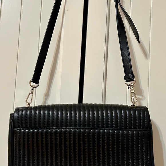 Band new without tags DKNY handbag